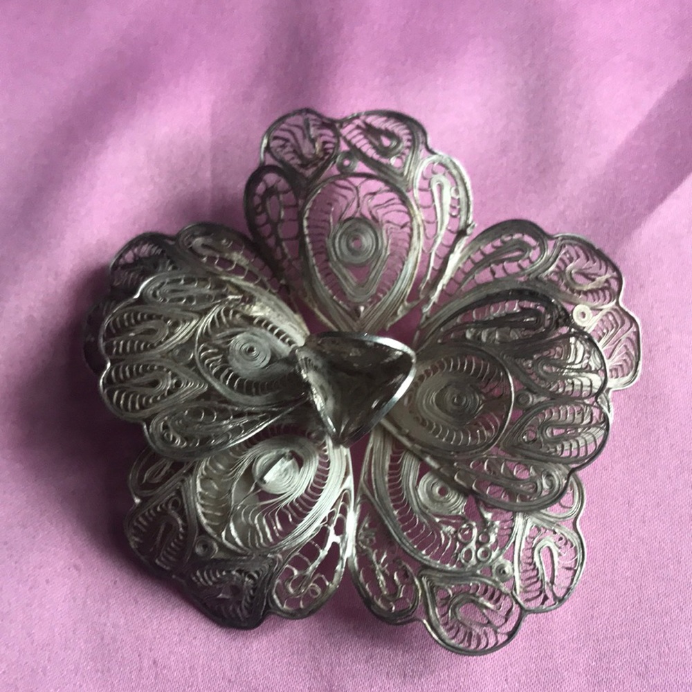 Antique Vintage Filigree Sterling Silver Hibiscus Flower Brooch. Beautiful piece